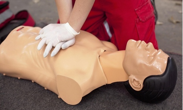 Join Basic Life Support Classes With Hands-On Training