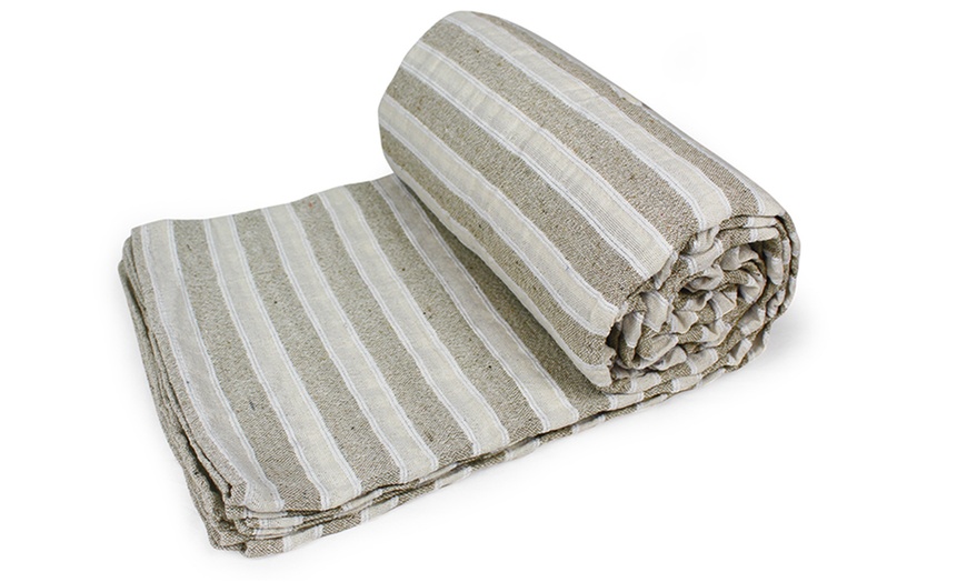 Image 18: Bankhoes en sprei van gerecycled katoen