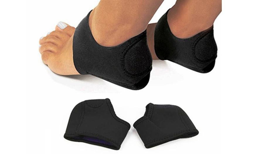 Gel-Padded Shock-Absorbing Plantar Fasciitis Therapy Wraps | Groupon