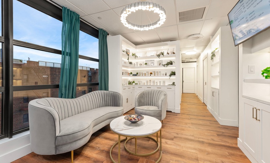 Image 4: Relax with a 60 or 90-Min Body & Foot Combo Massage For Solo or Couple