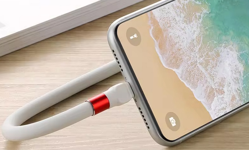 Image 2: 2-in-1 oplaadkabel en standaard voor usb-C of iPhone