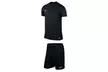 Ensemble short et t-shirt Nike pour la pratique du football - Image 3