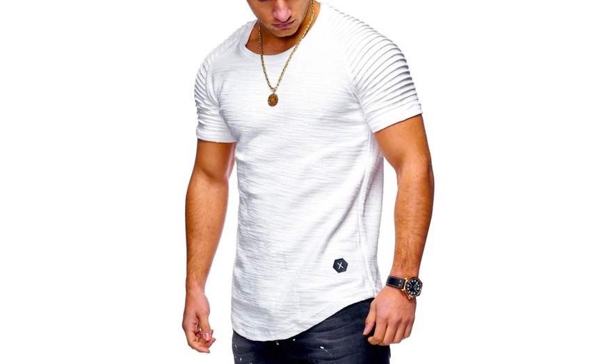 Image 5: Men's Textured T-Shirt