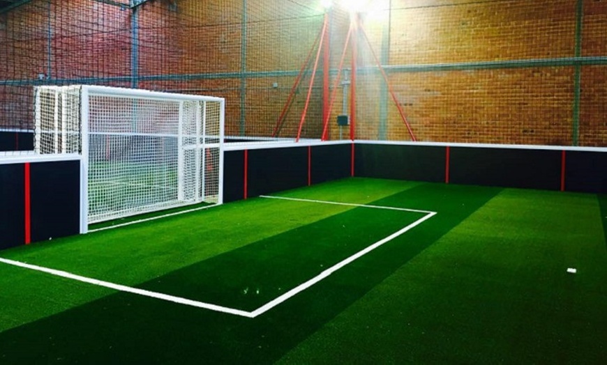 Image 6: Location de terrain foot indoor