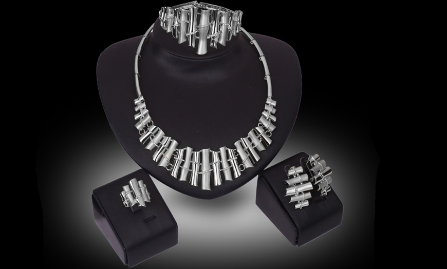 Image 2: Nature-Inspired Jewellery Set