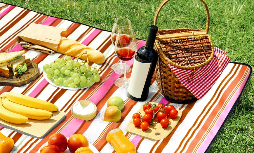 Image 36: Folding Picnic Rug Mat with Carry Handle