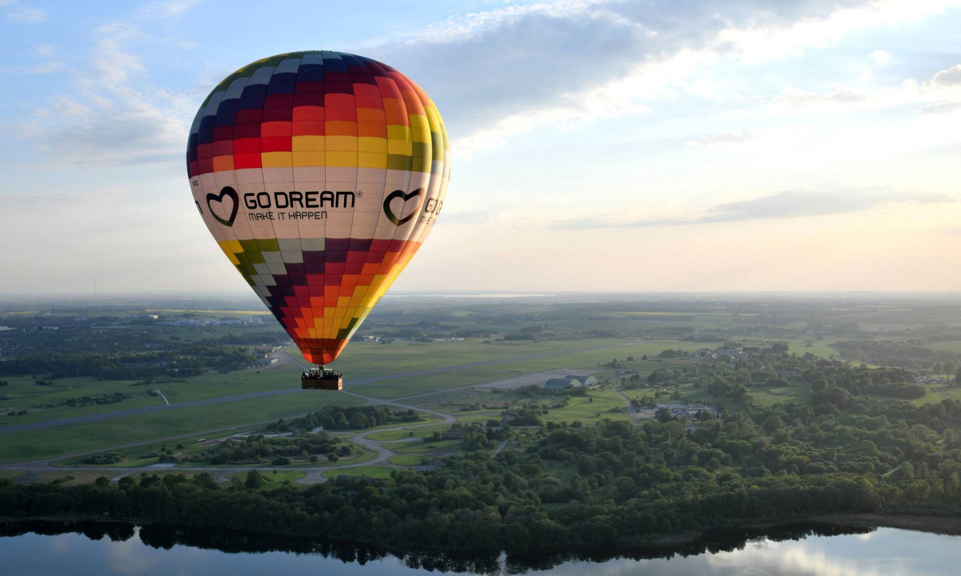 Poczuj wolność! Zobacz świat z góry podczas lotu balonem!