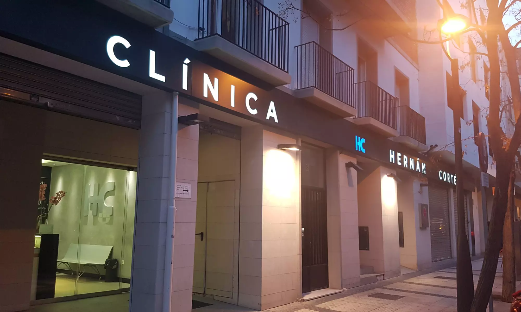 Deshazte de las verrugas y queratosis en manos médicas expertas