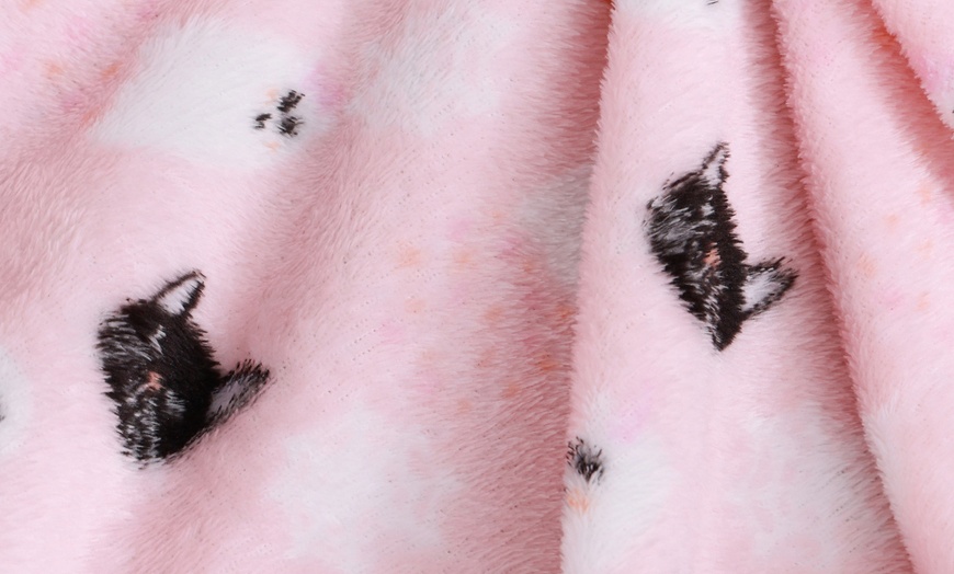 Image 2: Halloween Fleece Throw in Pink or Black