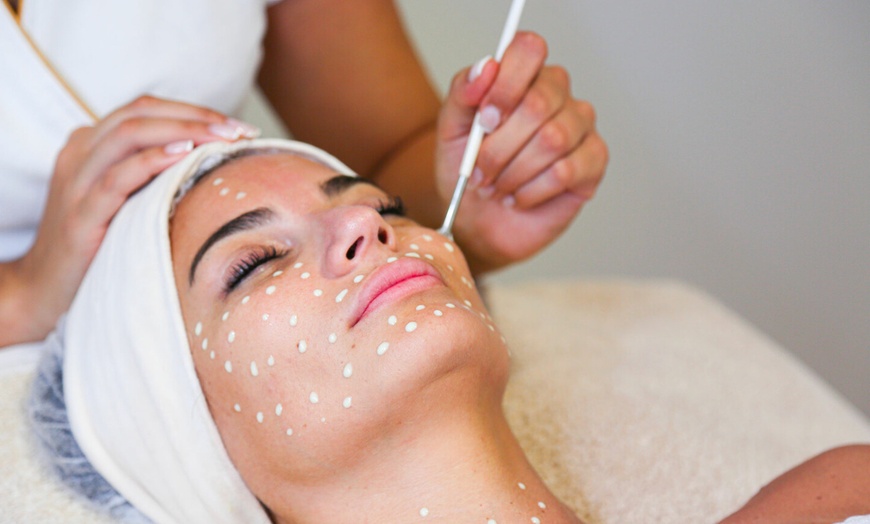 Image 1: Massage facial et soin de visage au choix chez About your skin