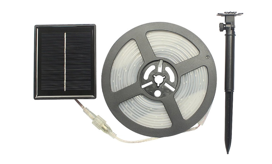 Image 7: Outdoor LED Solar Strip Light Set