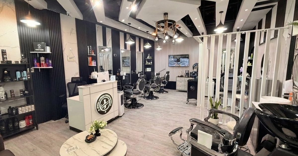Men’s Haircut & Shave, With Facial Or Reflexology Options Men’s Haircut & Shave, With Facial Or Reflexology Options