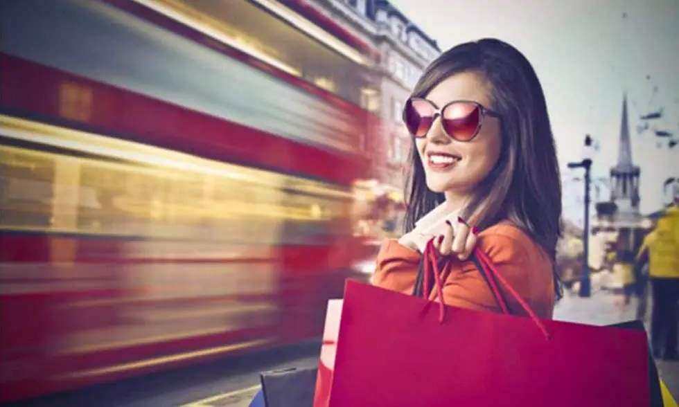 Londres : journée shopping pendant les soldes avec transport en bus aller-retour et traversée en ferry - Primary Image