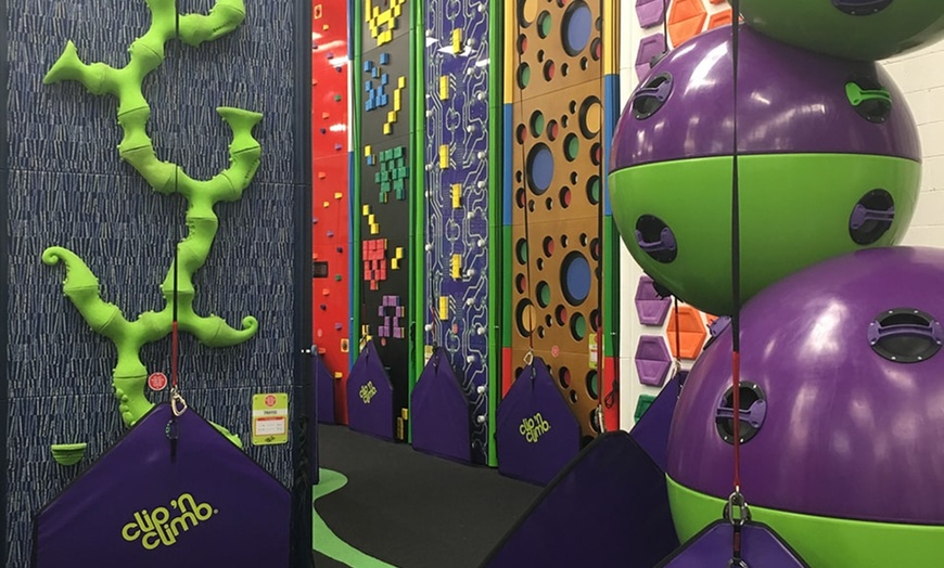 Image 5: 90-Minute Climbing Experience at Clip N Climb Tonbridge