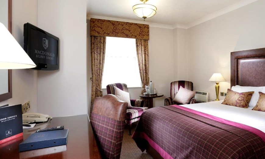 Image 2: Wigan: Classic or Deluxe Double Room with Breakfast