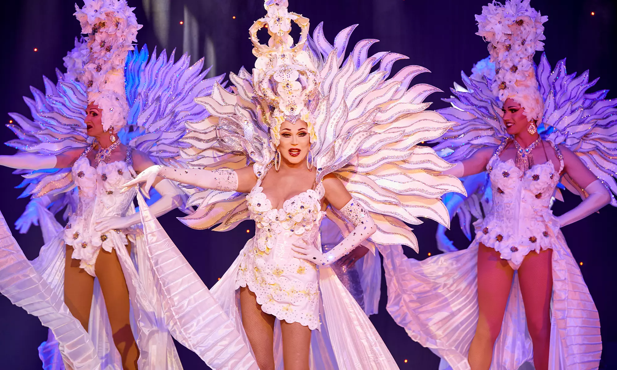 Ticket für Travestie-Revue „Stars & Glamour“ im Carte Blanche