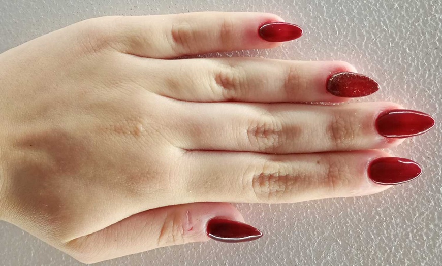 Image 12: Manicure i pedicure hybrydowy i więcej opcji w nowym salonie