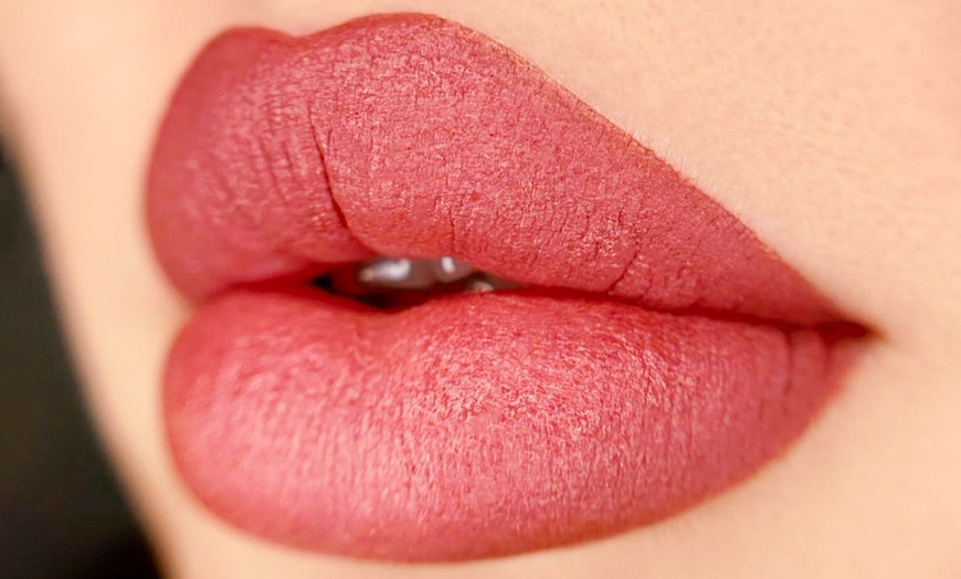 Image 1: Leichte Schattierung oder Permanent Make-up für die Lippen für 1 Pers.