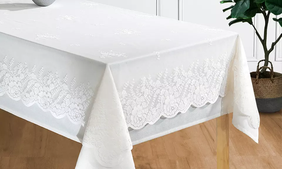 Lot nappe et surnappe en dentelle