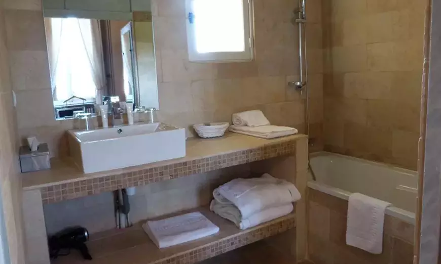 Gard : chambre "Magnenerie"  ou "Château" avec petit-déjeuner