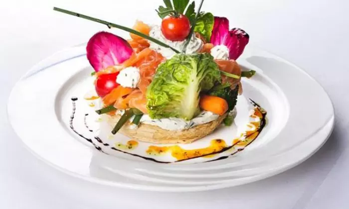 Repas gastronomique au restaurant Le Swann