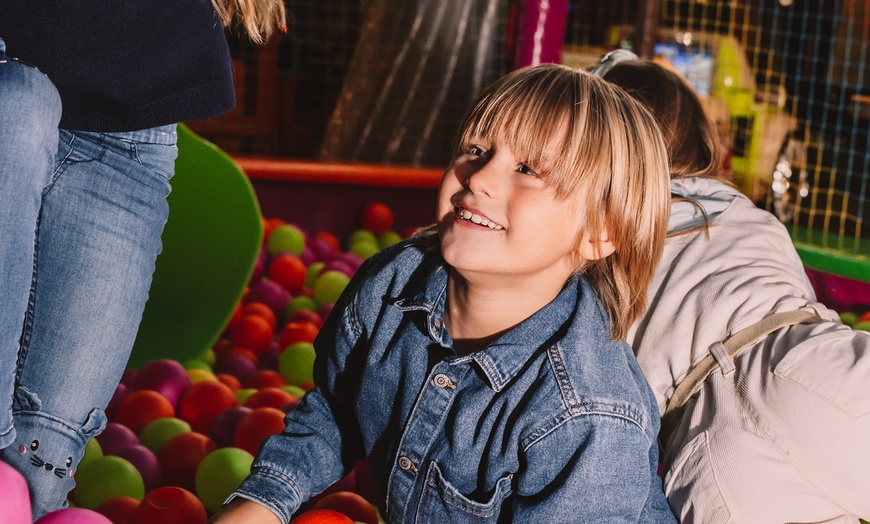 Image 25: Pulsera de acceso ilimitado a todas las atracciones para adulto o niño