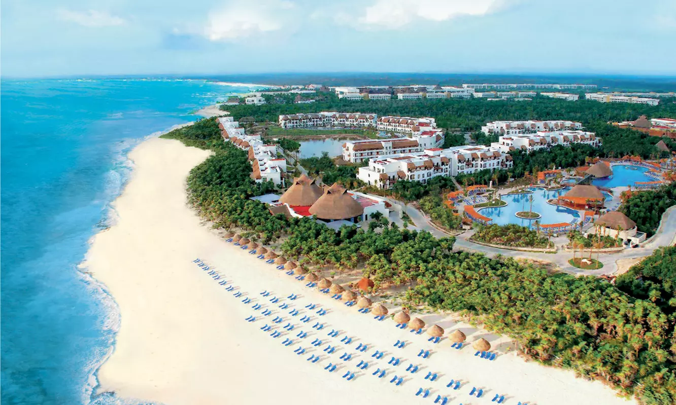 ✈ 4, 6, or 7 Night Valentin Imperial Riviera Maya Trip w/Air. Price/Person Based on Double Occpy (Buy 1 Groupon/Person). - Primary Image