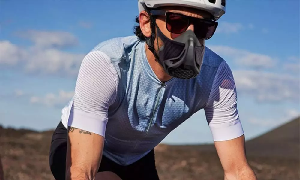 Strength and Agility Workout Mask with Pulmonary Resistance - Primary Image