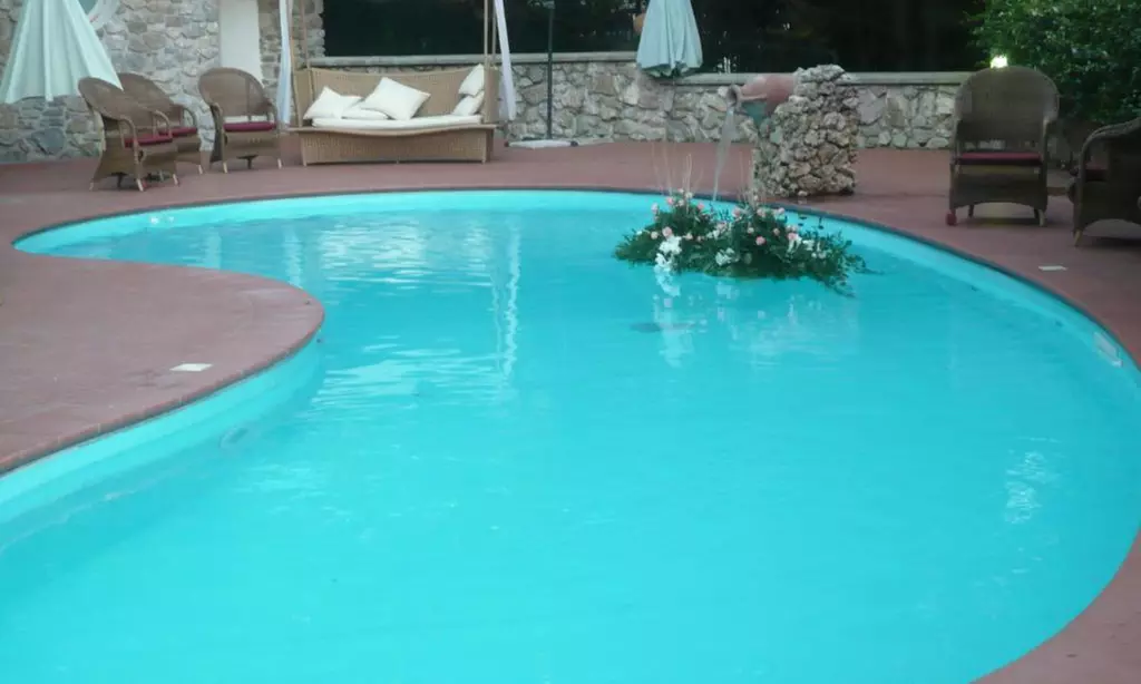 Kampanien: Doppelzimmer mit Halbpension und Spa