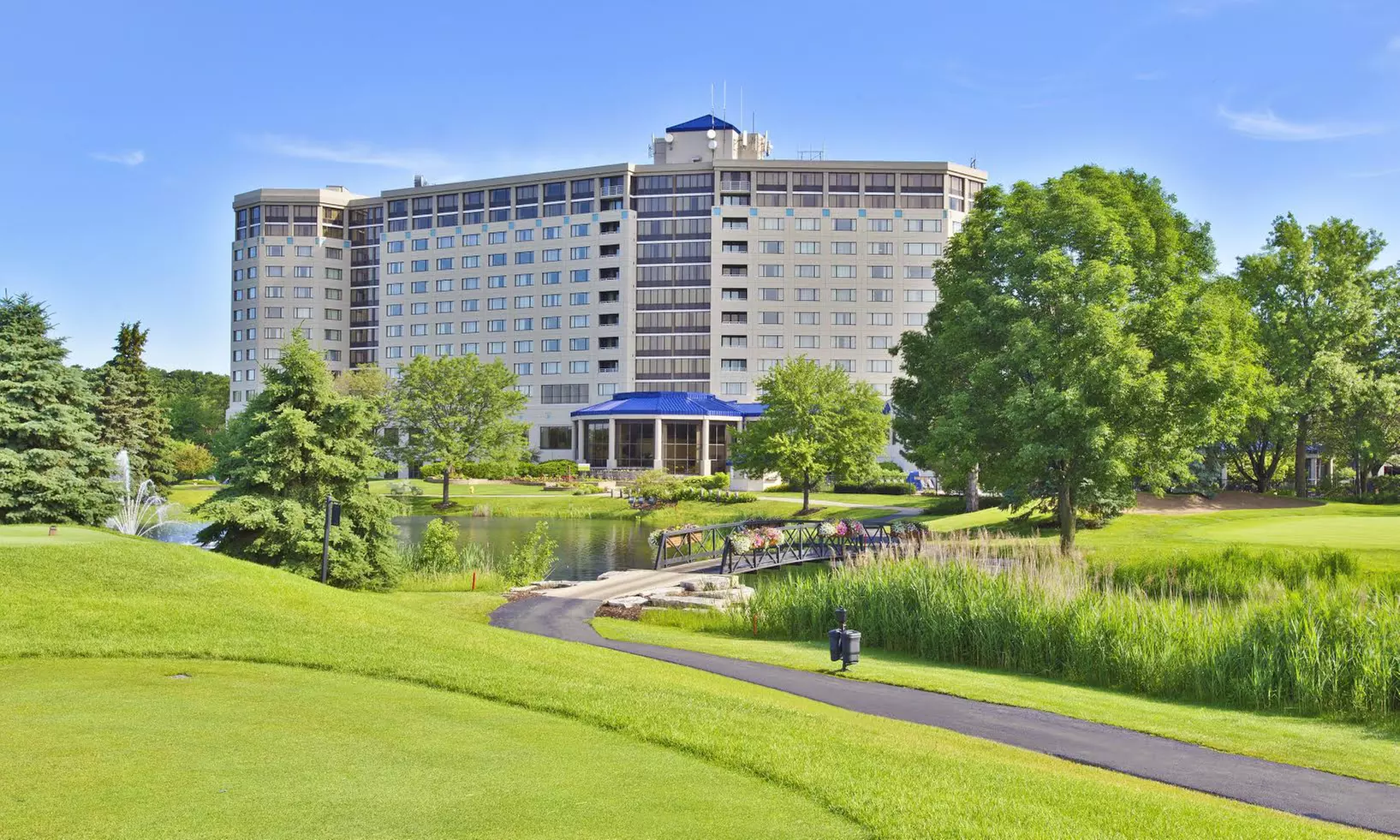 Stay at 4-Star Hilton Chicago/Oak Brook Hills Resort & Conference Center, IL. Dates into April 2019. - Primary Image