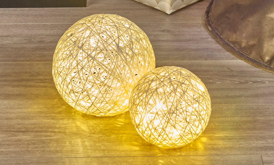 Image 5: Set of Indoor Plastic Ball Lights