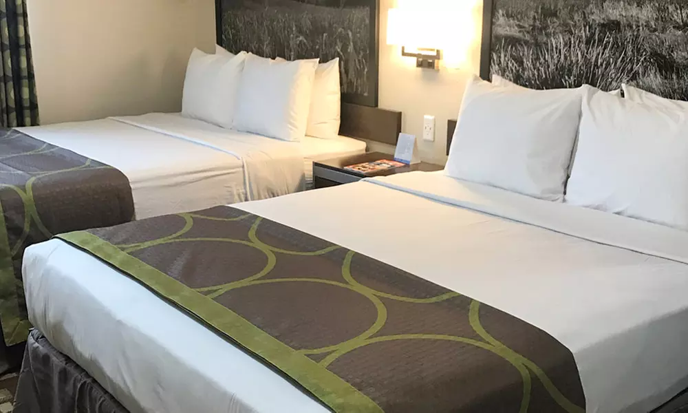 Stay at 2.5-Star Hotel in Omaha, NE. - Primary Image