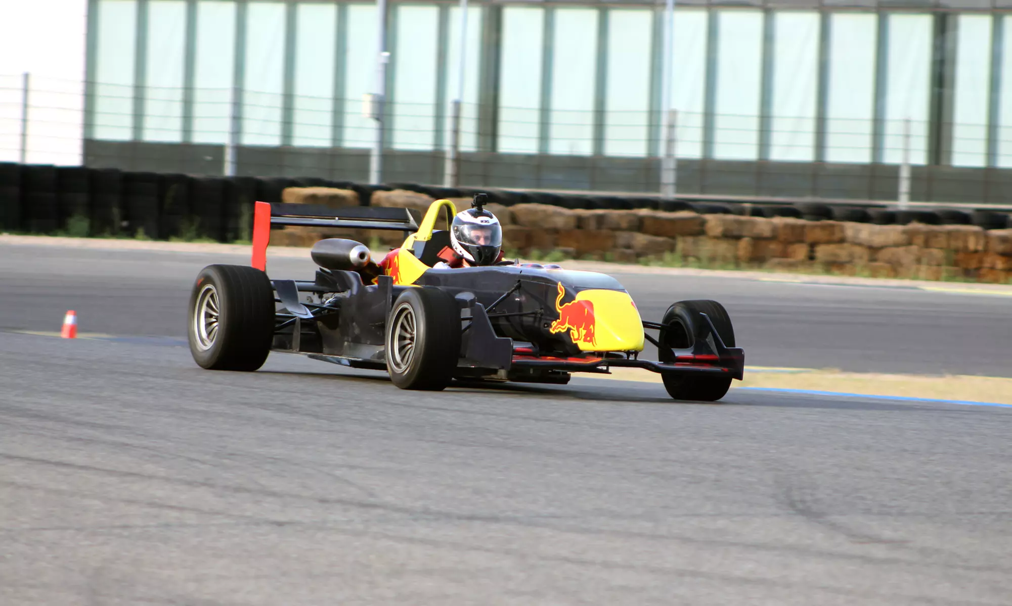 1 o 2 vueltas en circuito corto en Fórmula de competición y vuelta de reconocimiento en Best Experience - Second Medium