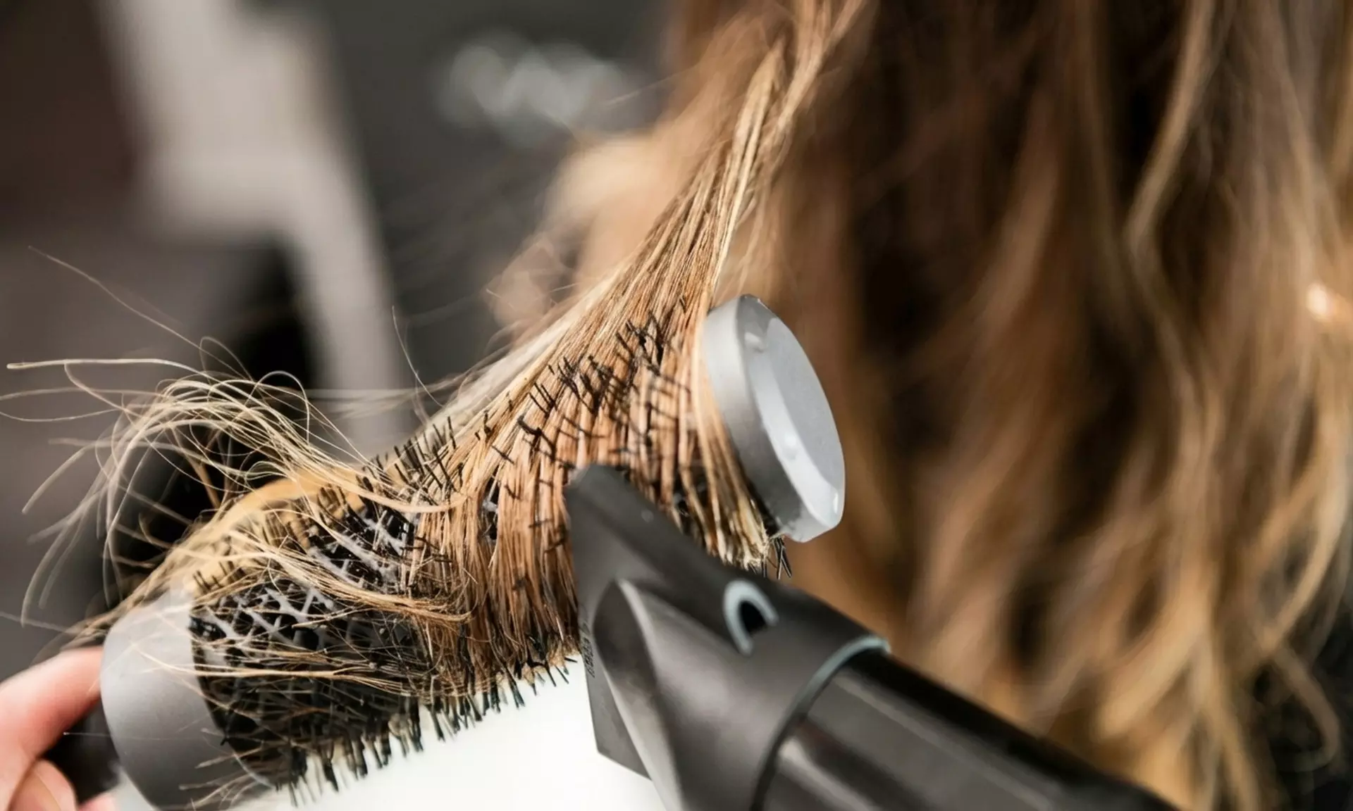 Shampoo, Conditioner, & Blow-Out w/ Optional Highlights/Colour Options