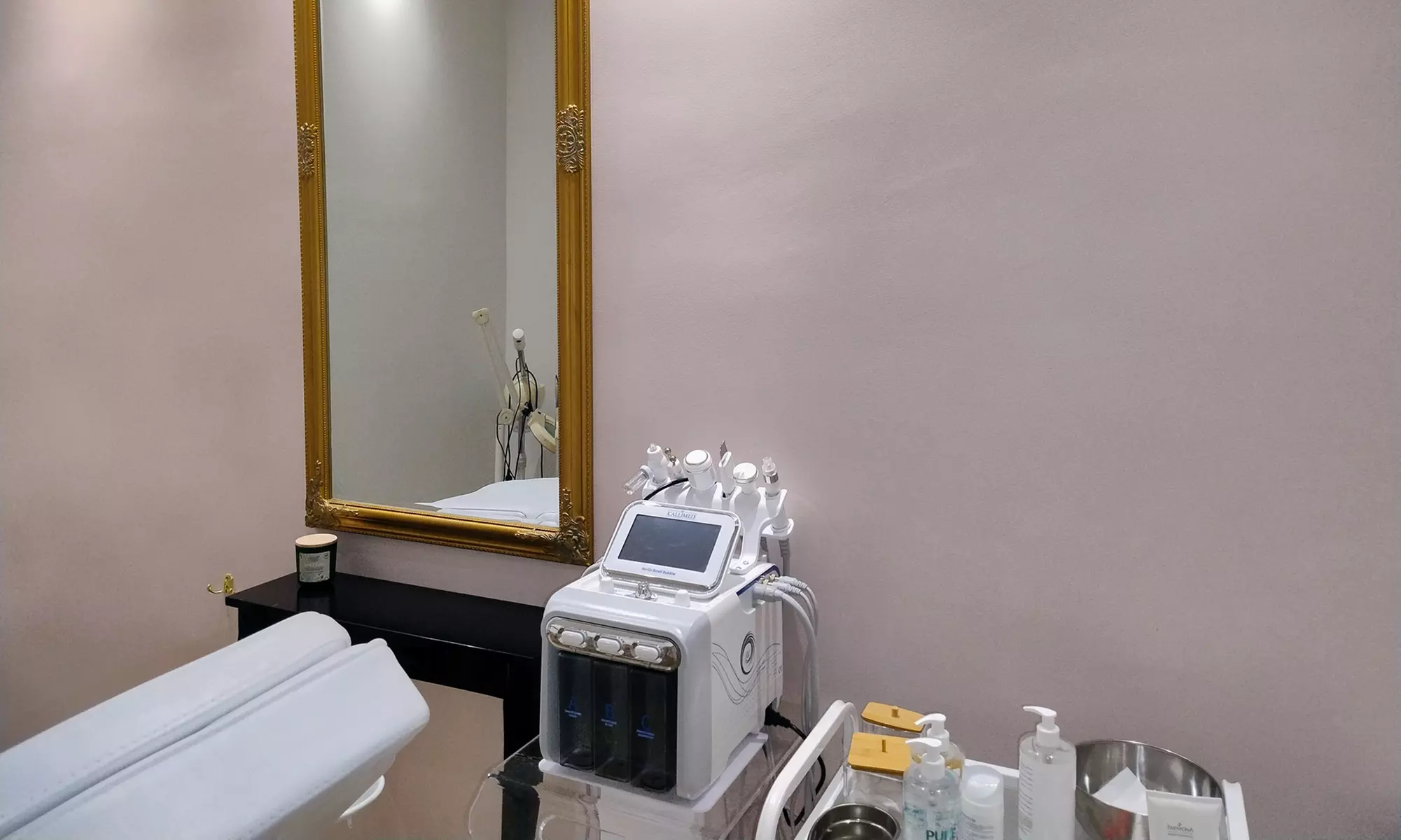 Masaż relaksacyjny twarzy, szyi i dekoltu z opcjonalną maską