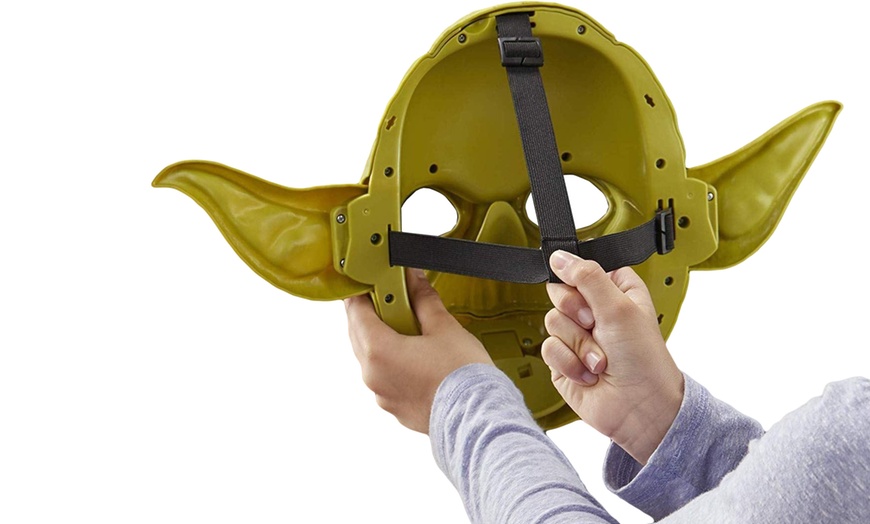 Image 4: Star Wars Yoda Electronic Mask