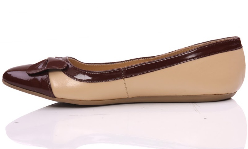 Image 10: Ladies' Flat Pumps 