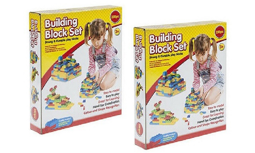 Image 3: One, Two or Four 250 Pieces Building Blocks Set