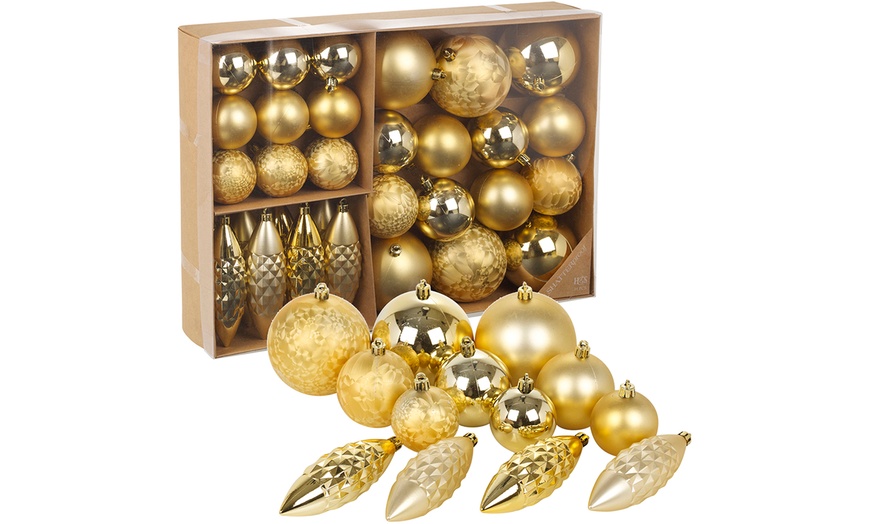 Image 5: 31-Piece Christmas Bauble Set