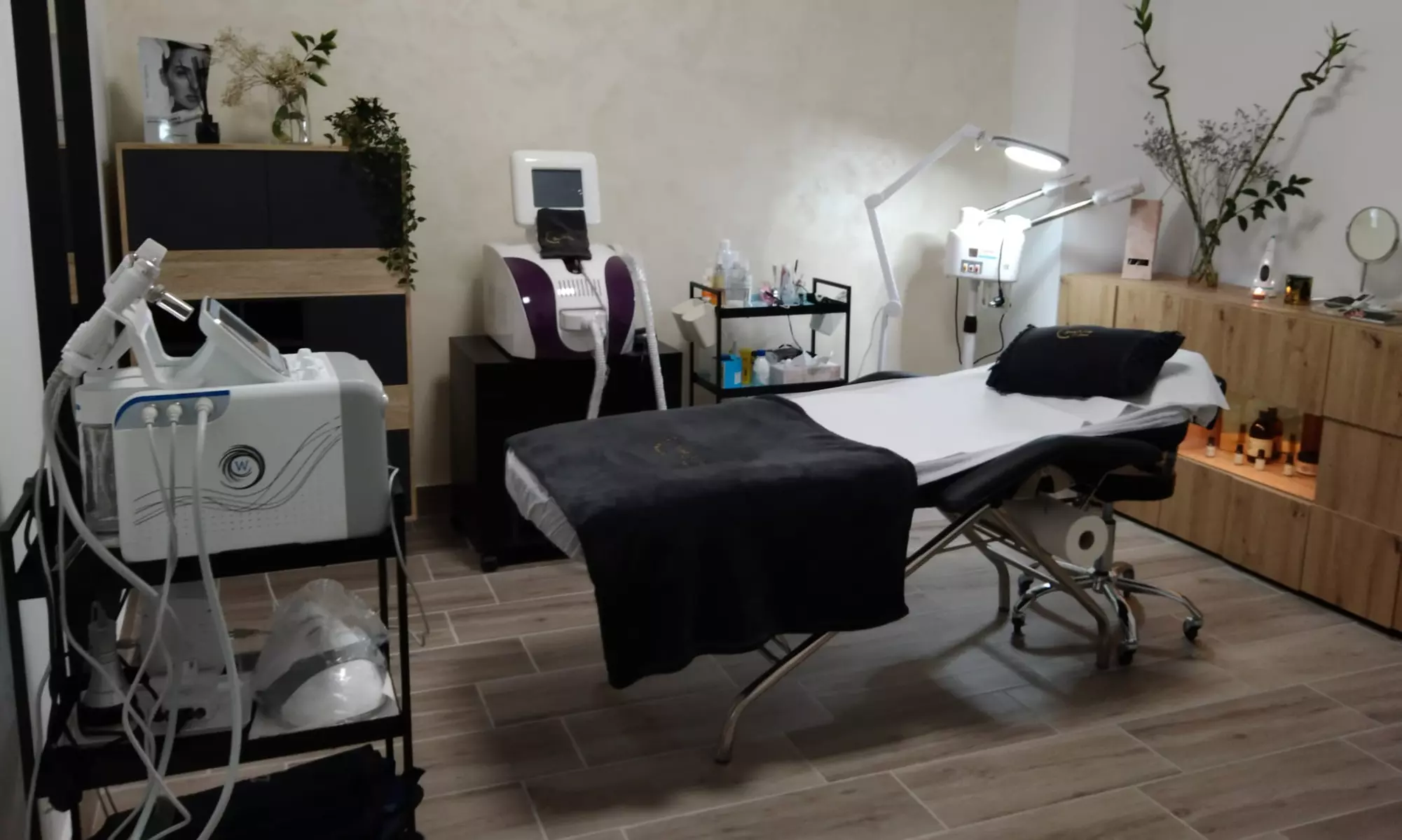 Tratamiento facial Hollywood Peel con carbón activo y láser Q-Switched