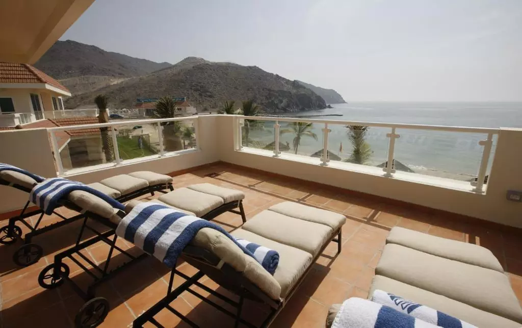 Khor Fakkan: One-Night 4* Stay with Breakfast and Optional Dinner