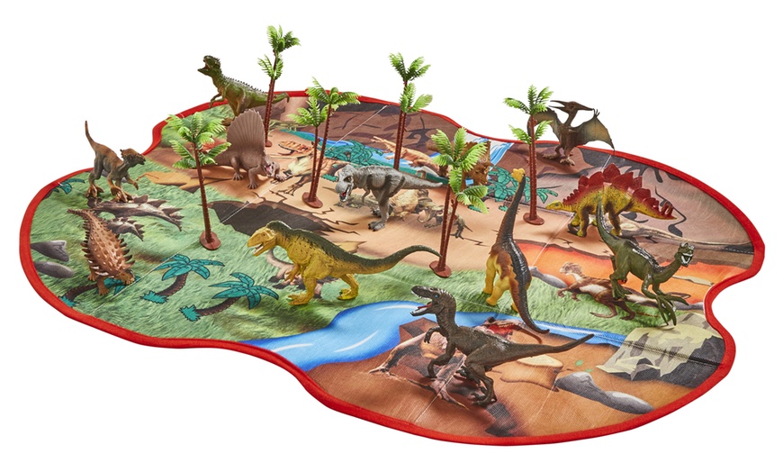 Image 12: 12 Dinosaurs Set with Storage Box and Playmat