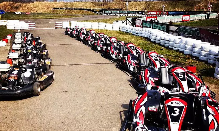 10 Min. Kart fahren mit 9 oder 13 PS auf der Kartbahn Schönerlinde in Wandlitz (bis zu 34% sparen)