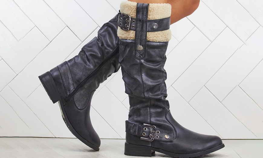 Image 5: Fleece Lined Knee Boots