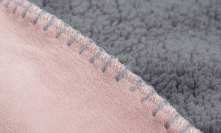 Image 12: Plain Reversible Sherpa Throw
