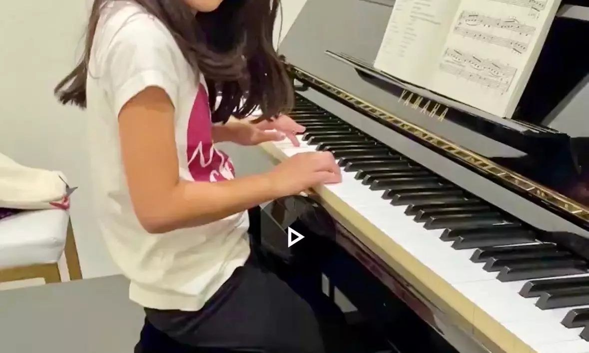 1, 3, 5, or 10 Sessions of 60 mins(Vocal Speech/Ukulele/ Piano) Class