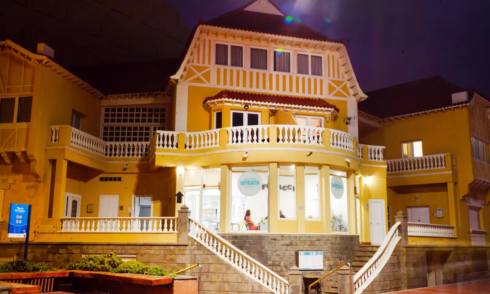 Menú de pizza con alquiler de hamaca y sombrilla en Raffocaccia