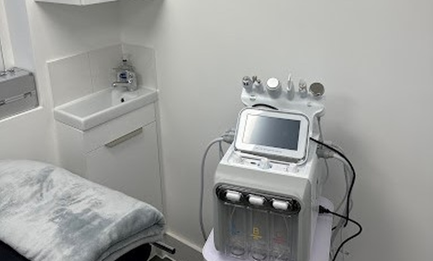 Image 4: Up to 49% Off on Facial - HydraFacial at On point hair beauty & aesthetics