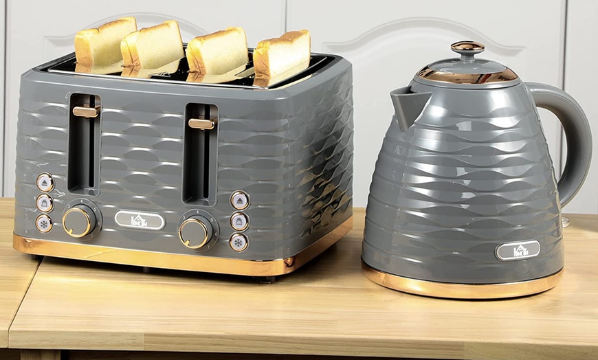 Image 2: HomCom Toaster and Kettle Set