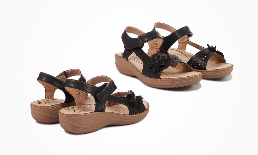 Image 4: Ladies' Cushioned Sandals